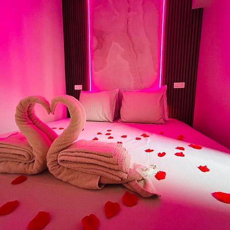 Intimate Escape - Seaside - Spa Bath - Wifi - Ac Nizza Esterno foto