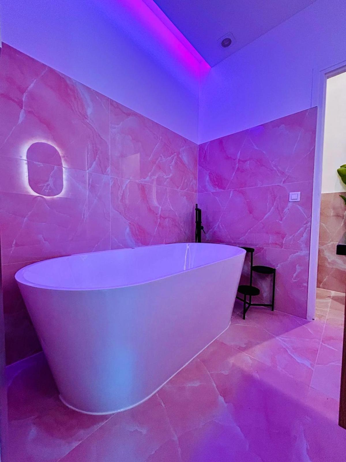 Intimate Escape - Seaside - Spa Bath - Wifi - Ac Nizza Esterno foto