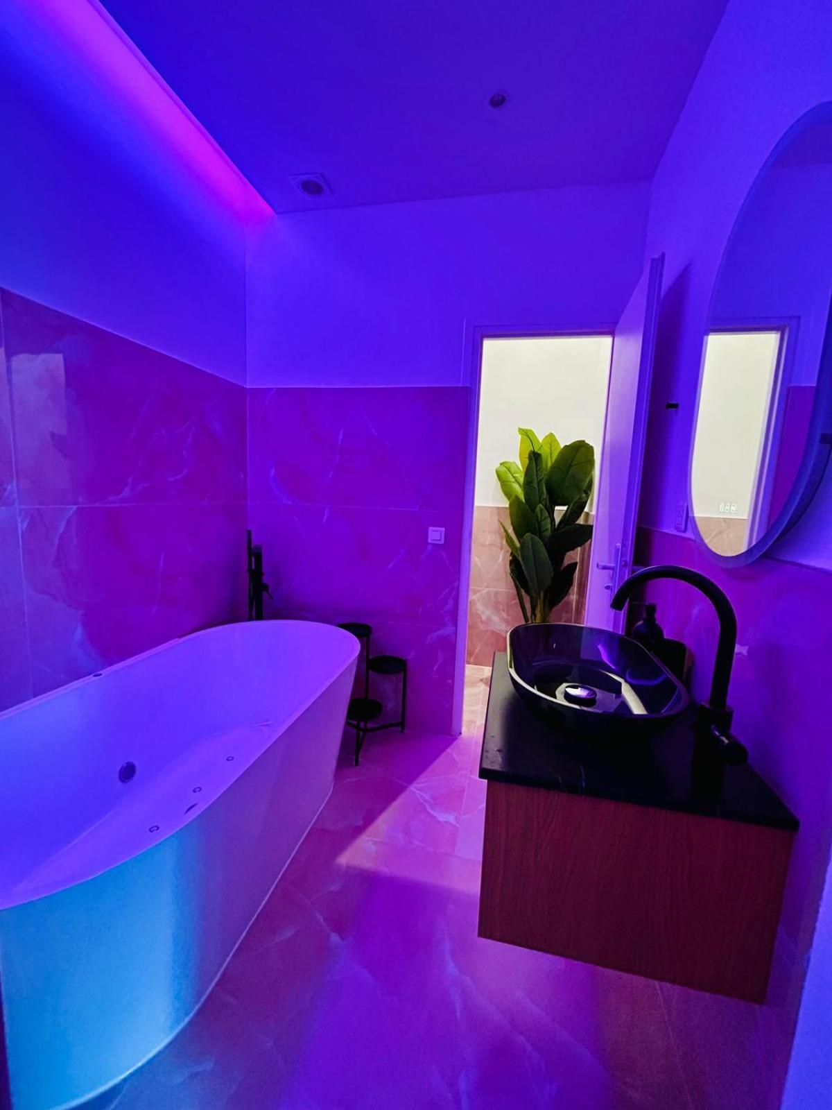 Intimate Escape - Seaside - Spa Bath - Wifi - Ac Nizza Esterno foto