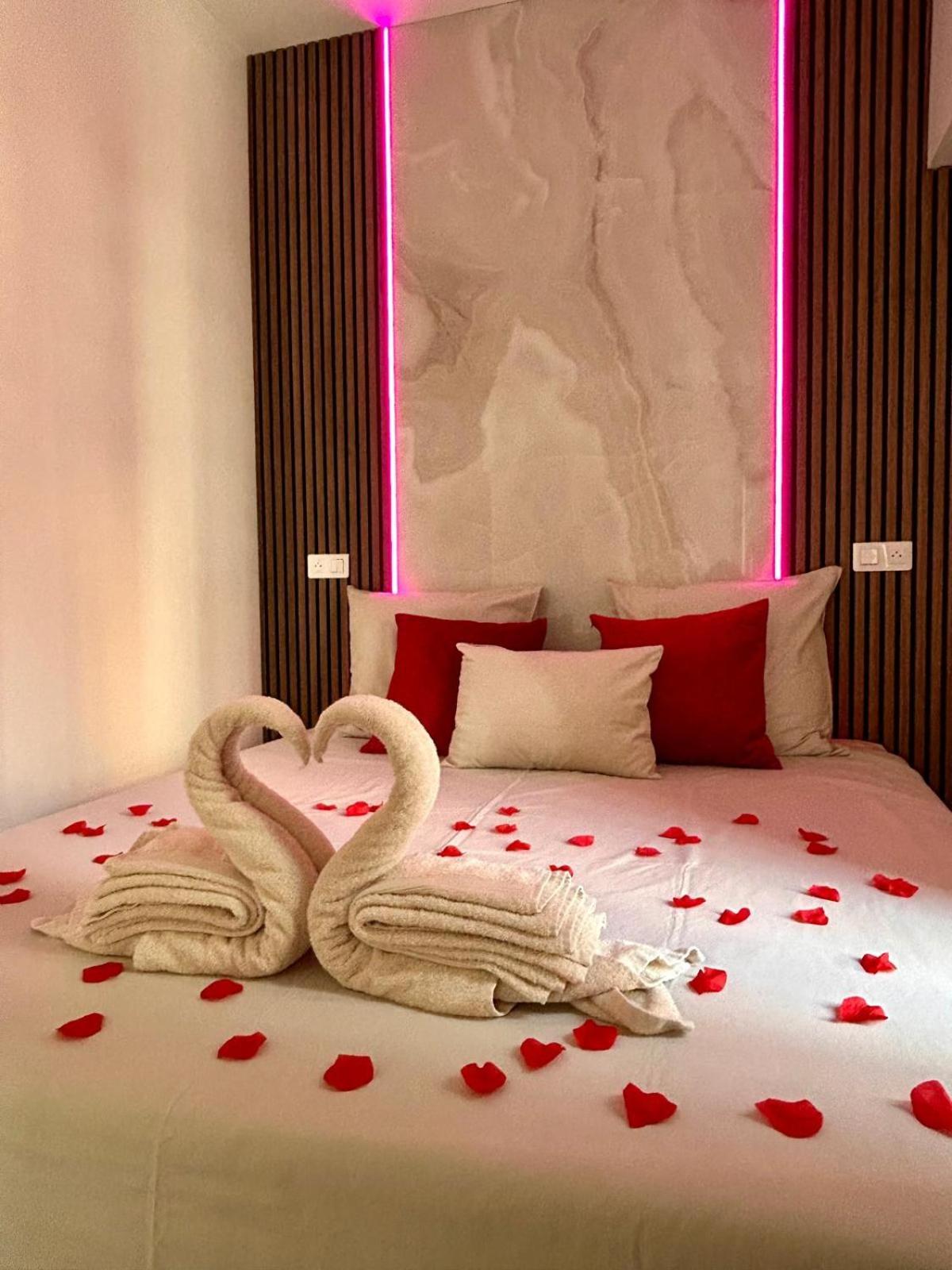 Intimate Escape - Seaside - Spa Bath - Wifi - Ac Nizza Esterno foto