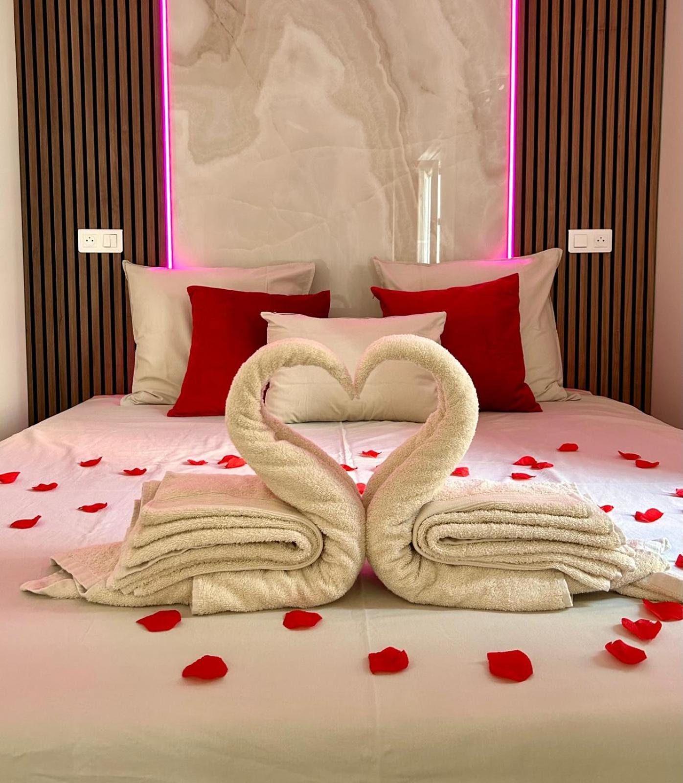 Intimate Escape - Seaside - Spa Bath - Wifi - Ac Nizza Esterno foto
